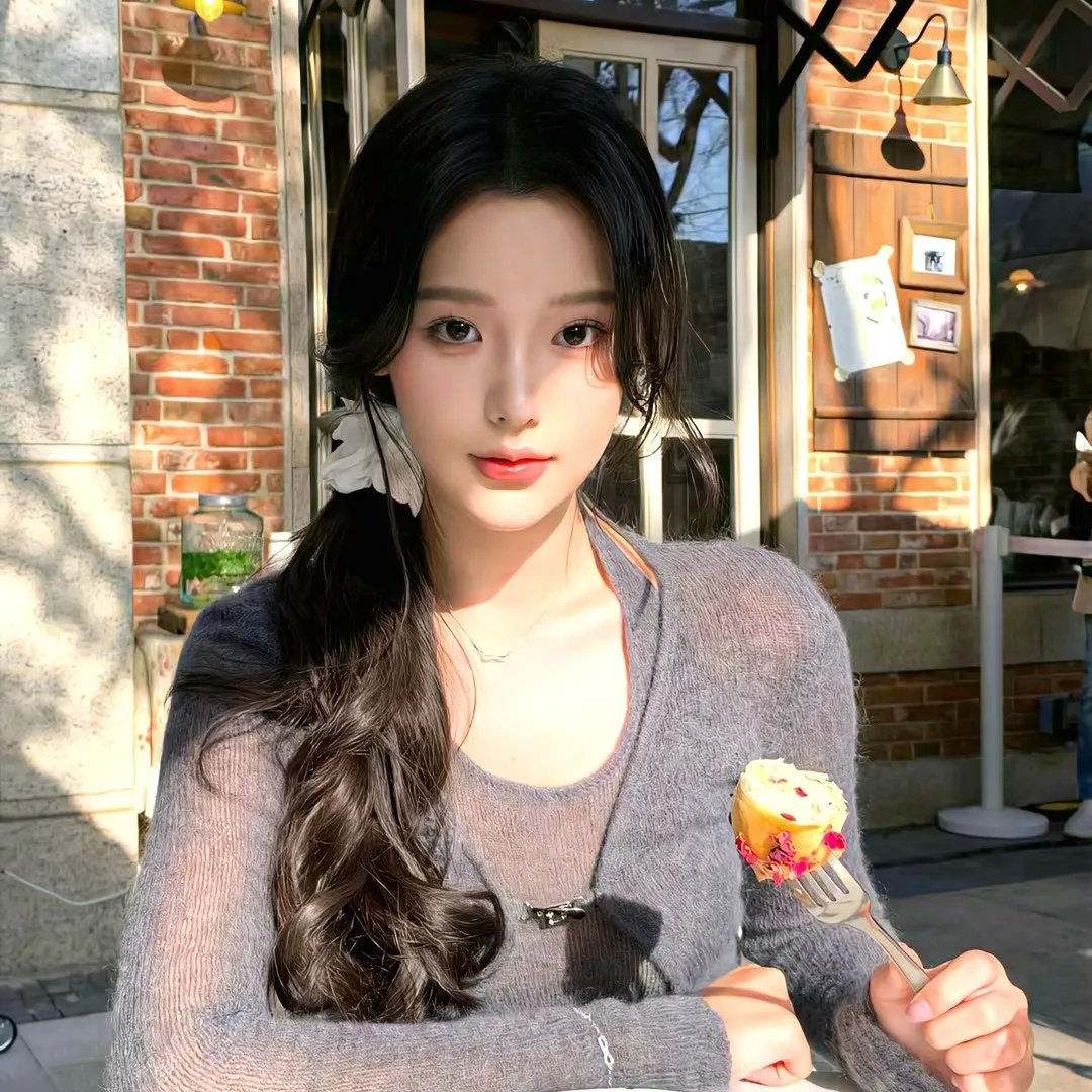 龙纹身的女鬼入镜