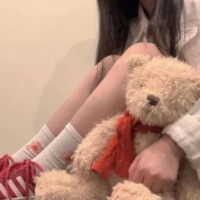 隔壁墓园的男孩